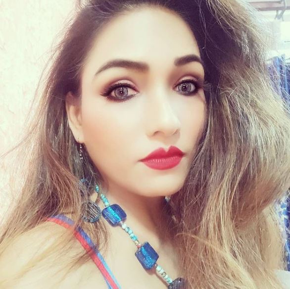 Zoya Rathore facts