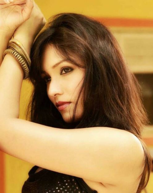 Zoya Rathore wiki
