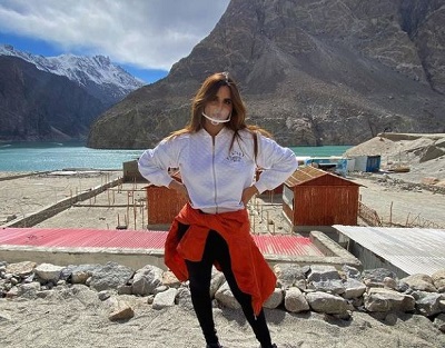 Alishba Anjum loves traveling