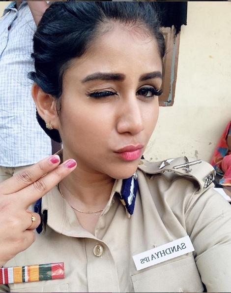 Alya Manasa dressed up for a shoot