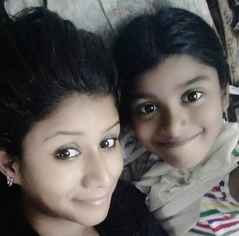 Alya Manasa with her younger sister Janani Manasa