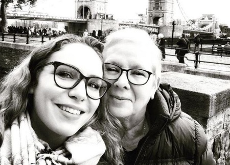 Amber Goldfarb photographed with her mother