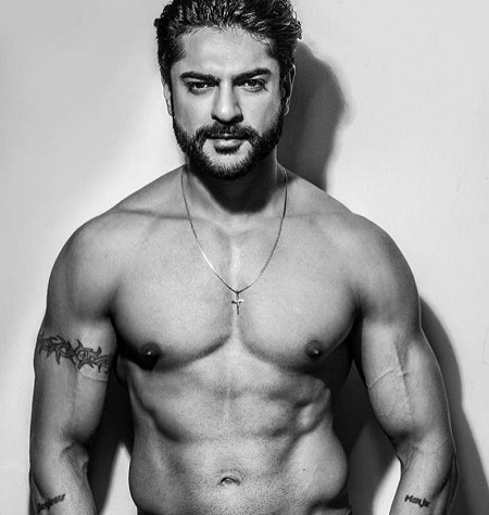 Ashish Kapoor is a huge fitness freak and do regular workout