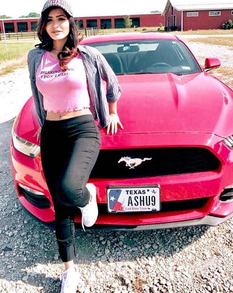 Ashu Reddy bought her first car
