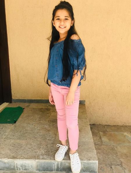 Aura Bhatnagar height