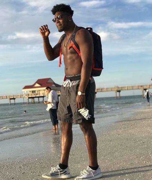 Bobby Roundtree height