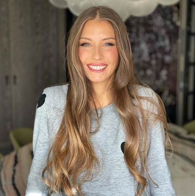 Cathy Hummels is a famous influencer, Tv presenter, and cheerleader from Dachau, Germany