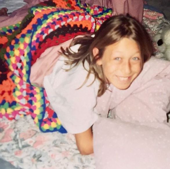 Childhood photo of Alana Hadid