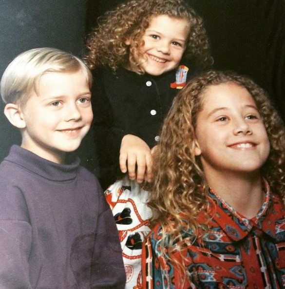 Childhood photo of Jolie with her brother Javen LeBlanc and sister Jandy LeBlanc