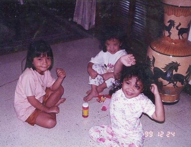 Childhood photo of Julia with her cousins
