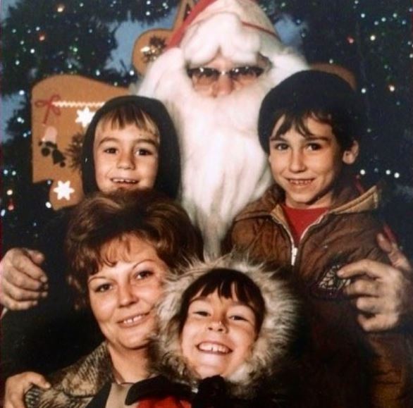 Childhood photo of Mike Wolfe with his mom Rita Wolfe, siblings Robbie Wolfe and Beth Wolfe