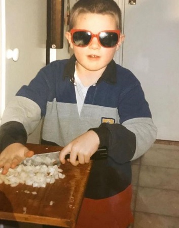 Childhood photo of Robert Sandberg