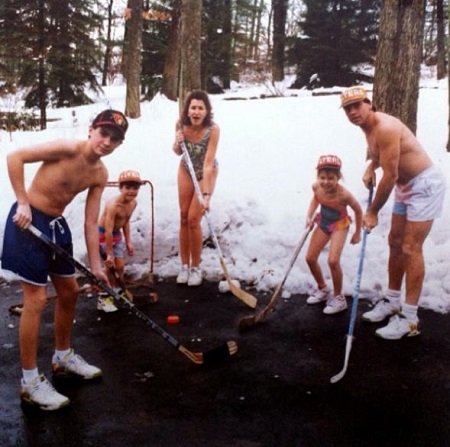 Chilhdhood photo of Melanie Collins with her dad Doug Collins, mom Nancy Collins, brothers Kurtis Collins and Christian Collins