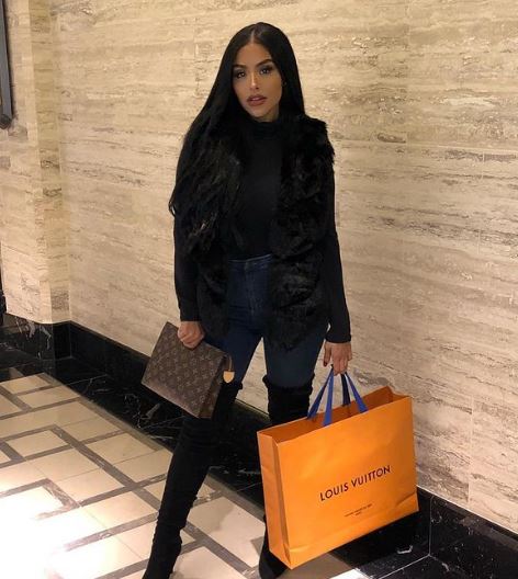 Chloe Saxon is a shopping lover