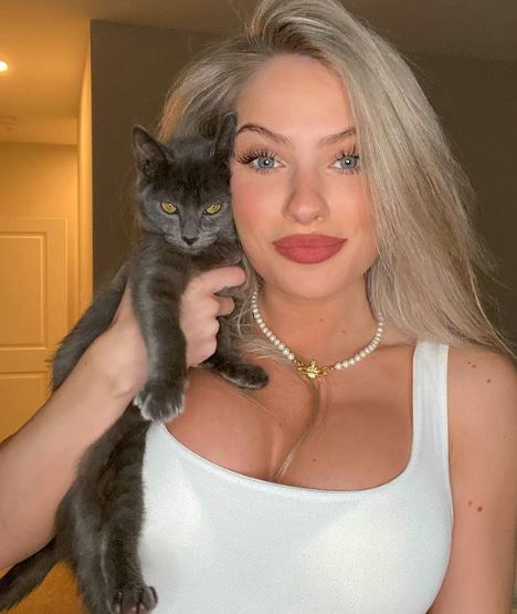 Claudia Walsh with cat Pousie