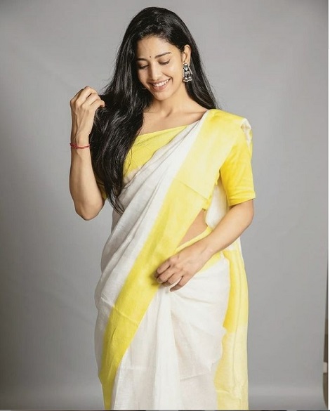 Daksha Nagarkar giving candid poses