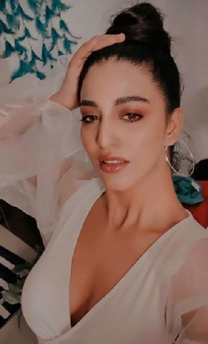 Daksha Nagarkar ready for her shoot