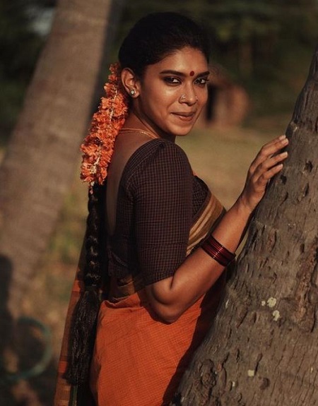 Dushara Vijayan was seen as Mariyamma in Sarpatta Parambarai