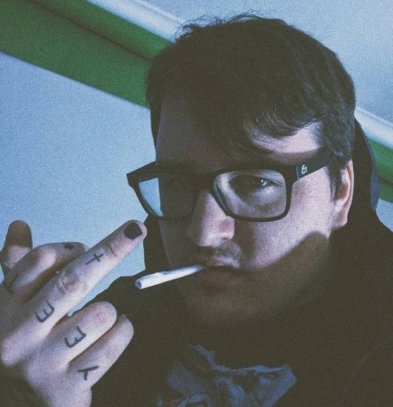 General Sam is addicted to smoke