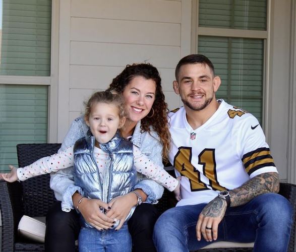 Jolie Poirier with her spouse Dustin Poirier and daughter Parker Noelle