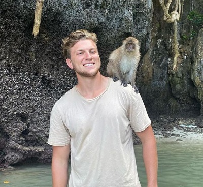 Jonas Harmer started his career by working as an Assistant Manager at a Restaurant