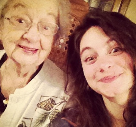 Jordyn DiNatale clicked a picture with her grandmother
