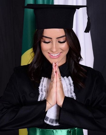 Júlia Hennessy Cayuela was a bio metric student