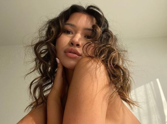 Julia Kelly career