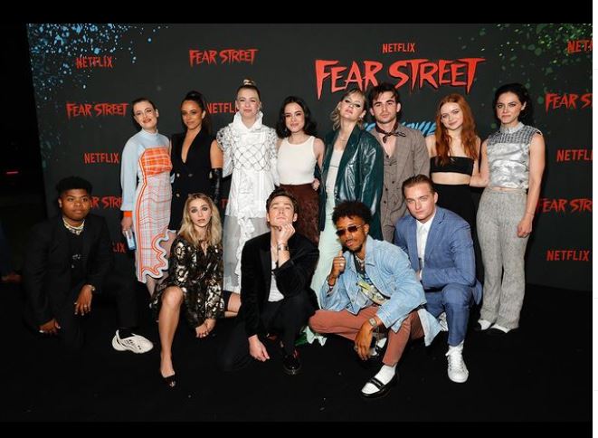 Julia with the cast of Fear Street