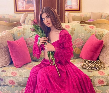 Karishma Sharma Family & caste