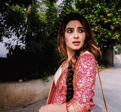 Karishma Sharma's Wiki (Age, Height, Weight & Trivia)