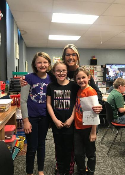 Kaynette Williams with her students