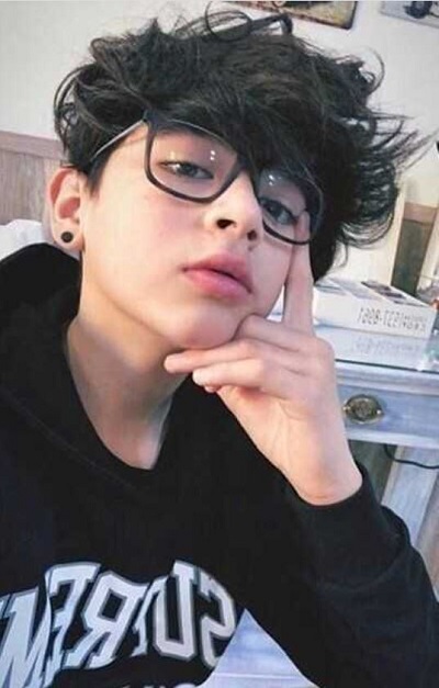 Max Valenzuela has four sibling sisters Josefa, Florencia, Aris & Taylor