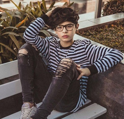 Max Valenzuela's parents names are Fabiola (mother) and Aldo (father)