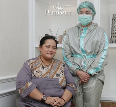 Mbak You does endorsement for platinum whitening for Dermaster