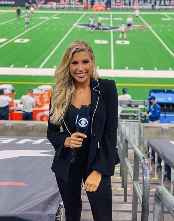 Melanie Collins is an NFL reporter