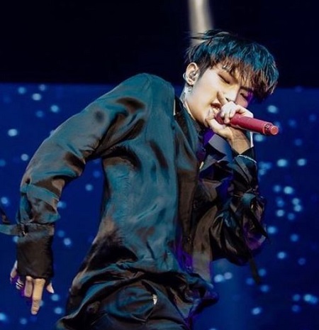 Mingi is signed by KQ Entertainment