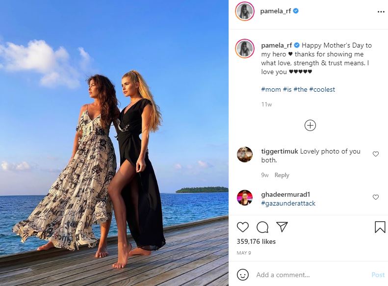 Pamela Reif with her mother Manuela Reif