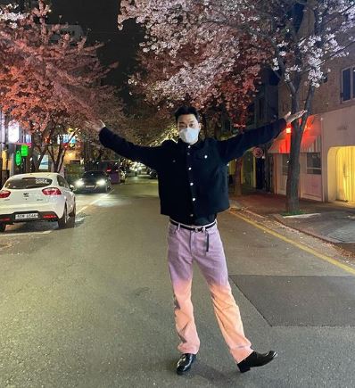 Peakboy goes for night outs