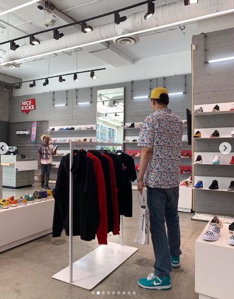 Peakboy loves shopping