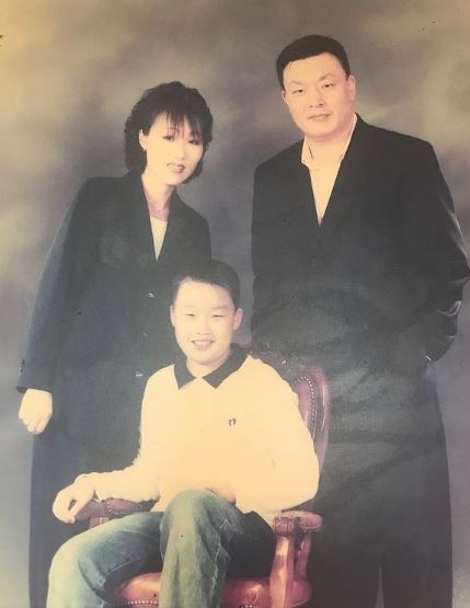Peakboy with his parents