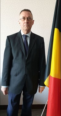 Peter Lescouhier height is 6 feet