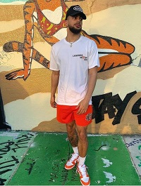 Raul Frias height 6 feet 1 inches