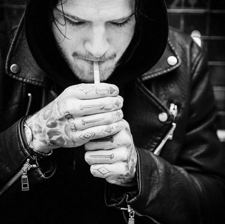 Robert loves smoking