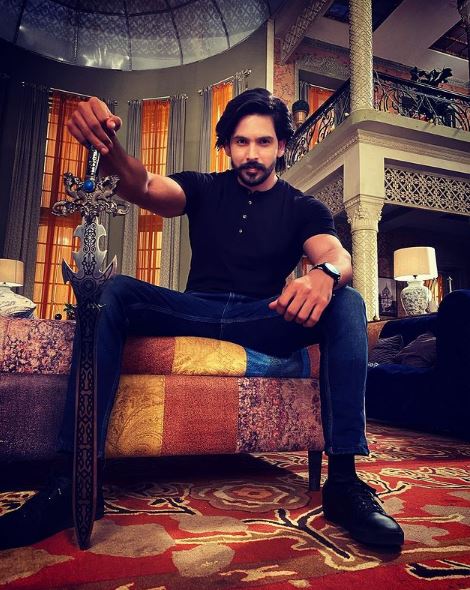 Shehzada Dhami acted as Rehan Ahmed Khan in Yeh Jadu Hai jin Ka