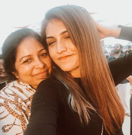 Shruti Sinha with her mother Meeta Sinha