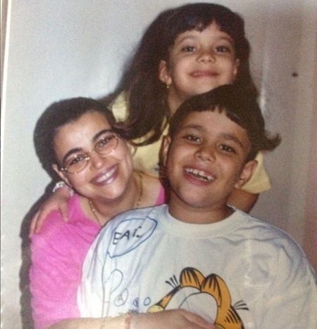 Simran Jehani with her mother Dinaz Jehani and brother Sharyar Jehani