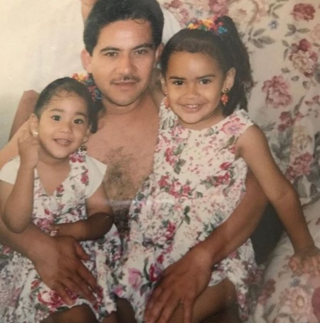 Sulem Calderon with her dad and sister as a toddler