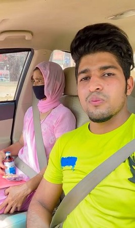 Thara Bhai Joginder with his mother