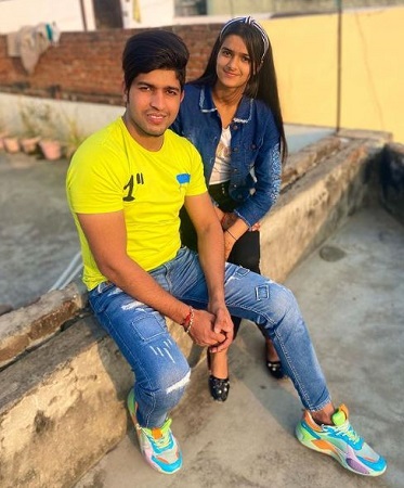 Thara Bhai Joginder with his sibling